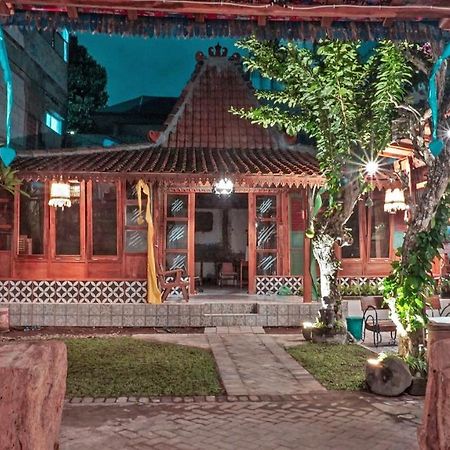Budarno Homestay Kejayan エクステリア 写真
